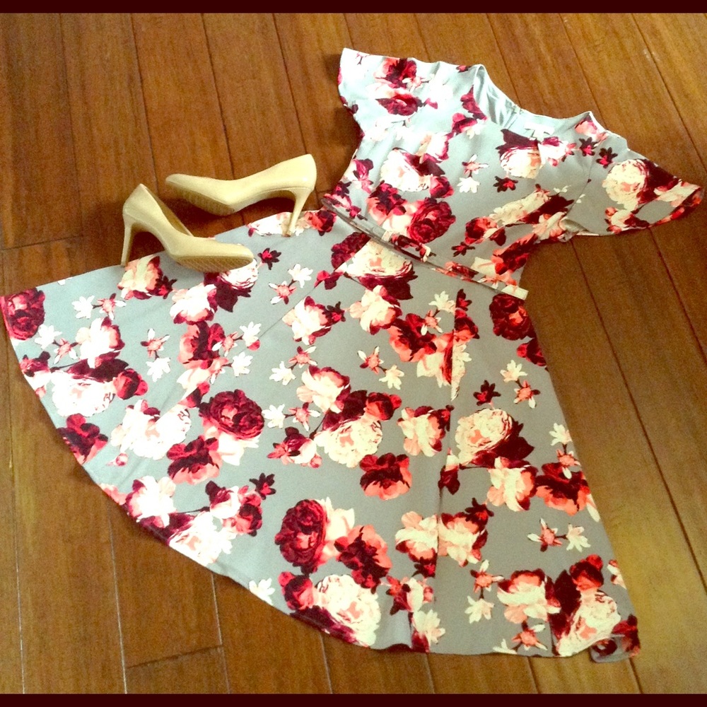 Eva Mendes Floral Dress!